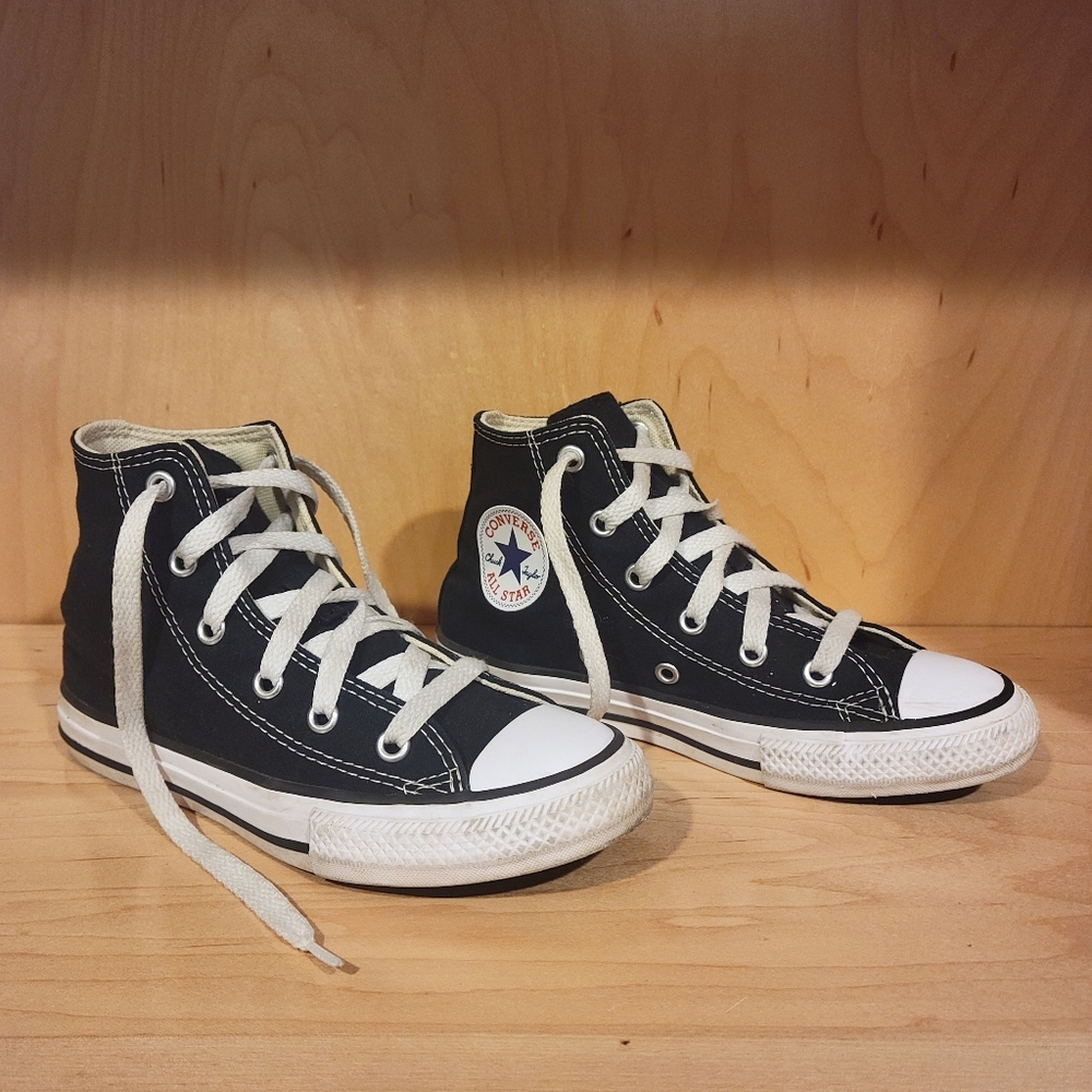 Chuck Taylor All Star Hi Top Sneakers, Y13